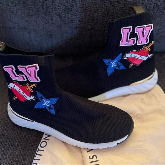 Exclusive and 100% authentic LV slip on sneakers for women. - Picture 3 of 7